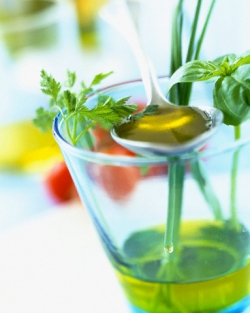 Chuť olivového oleje může připomínat zralé ovoce nebo mandle.