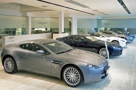 Pražský showroom značky splňuje přísná kritéria Aston Martinu.