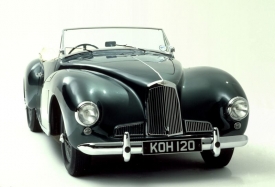 První Aston Martin éry Davida Browna se původně jmenoval 2-Litre Sports.