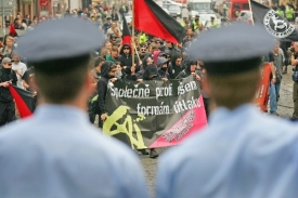 Průvod anarchistů prošel Prahou, policisté nemuseli zasahovat.