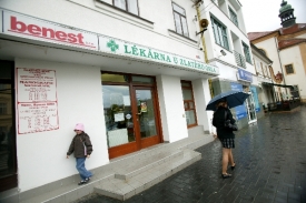 Lékárna v Benešově na náměstí úbytek zákazníků nezaznamenala.