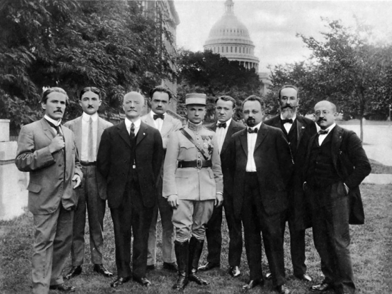Štefánik s politickými spolupracovníky ve Washingtonu 1917.