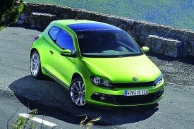 VW Scirocco se silněj&scaron;&iacute;m motorem 2,0 TDI zrychl&iacute; na stovku za 8,1 s.