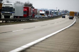 Nehoda na 183. kilometru zablokovala oba pruhy ve směru na Brno.