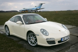 Porsche 911 Targa je k mání pouze s pohonem všech kol.