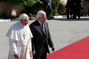 Papež Benedikt XVI. a hlava Palestinců, Mahmúd Abbás.