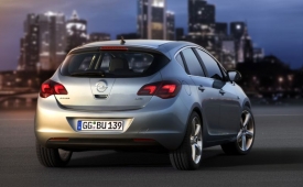 S velikostí vozu hrdě vyrostlo také logo automobilky Opel. Na fotografie interiéru si ještě počkáme.