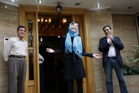 V pondělí Saberiovou Íránský soud osvobodil