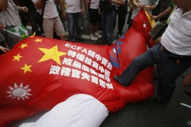 Tchajwanci šlapou po svém symbolickém prezidentovi.