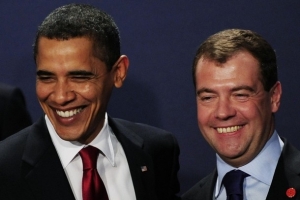 Medveděv a Obama. Zatím jsou tu úsměvy, ale může být hůř.