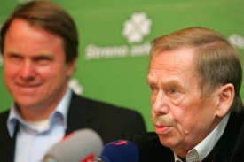 Havel se zatím k Rathově výzvě nevyjádřil.