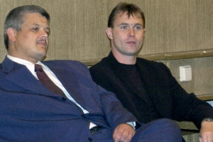 Bývalý sudí Václav Zejda (vpravo) se svým právníkem.