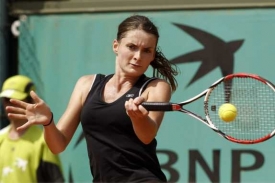 Iveta Benešová postoupila do druhého kola na Roland Garros.