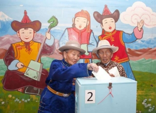 Volební místnost v Ulánbátaru.