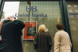 Na pád Union banky doplatilo 130 tisíc klientů.