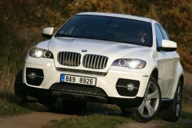 Zapůjčit si lze i sportovně užitková auta, jako je BMW X6.