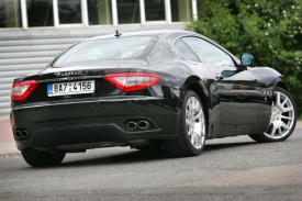 Maserati GranTurismo patří k nejdražším modelům v půjčovnách.