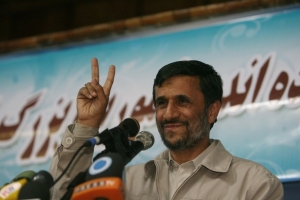 Ahmadínežád zůstává hrdinou nejen pro nejchudší.