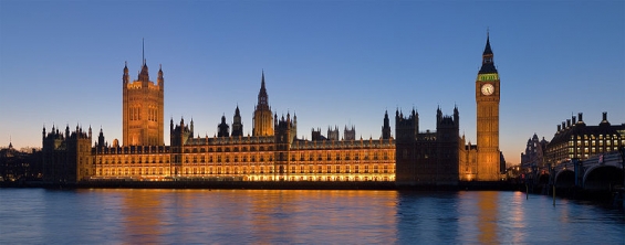 Westminsterský palác, sídlo britského parlamentu.