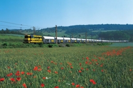 Prodej nákladní železniční dopravy vylepšil výsledky firmy Viamont.