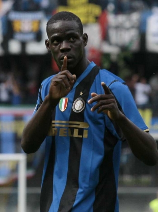 Italský fotbalista Interu Milán Mario Balotelli.