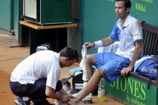 Tenista Radek Štěpánek se zranil na turnaji v Prostějově.