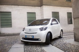 První soukromé Toyoty iQ se na českých silnicích objeví počátkem září.