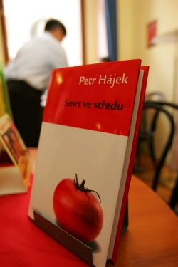 Nová publikace Petra Hájka přinesla i kontroverzní názory.