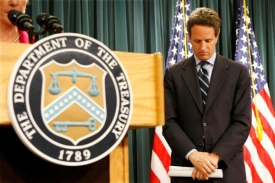 Ministr financí Geithner z krize viní i nadměrné platy manažerů.