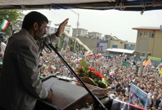 Prezident Ahmadínežád má stále miliony stoupenců.
