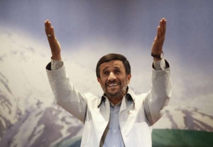 Ahmadínežád na tiskové konferenci v Teheránu.