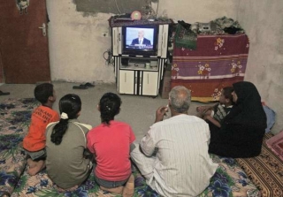 Rodina v Gaze sleduje Netanjahuův projev.
