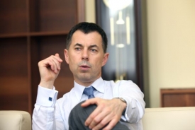 Nový ministr dopravy Gustáv Slamečka chce pro ČD delší smlouvy.