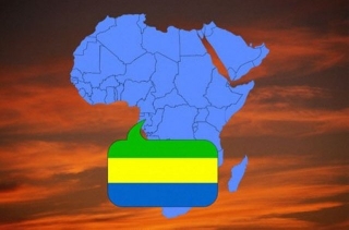 Drapeau du Gabon et sa localisation en Afrique.