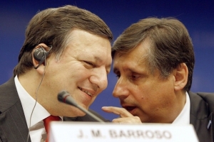 Předseda komise Barroso s českým premiérem.