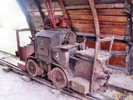Důlní lokomotiva.