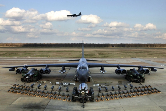 Americký strategický bombardér B-52.