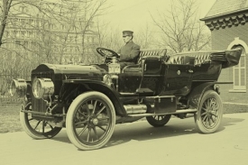 Automobil z roku 1909.