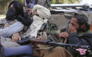 Bojovníci Talibanu v dubnové ofenzivě proti Islámábádu.