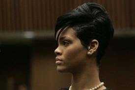 Rihanna se k Brownovi nesmí přiblížit. Stejně jako on k ní.