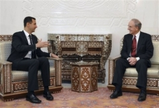 Speciální Obamův vyslanec Mitchell se syrským prezidentem Asadem.
