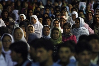 V centru Kábulu se sešly desetitisíce lidí.