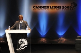 Na festivalu reklamy v Cannes vystoupil i Kofi Annan.