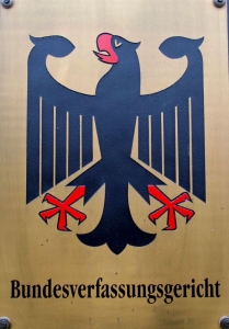 Znak německého ústavního soudu.