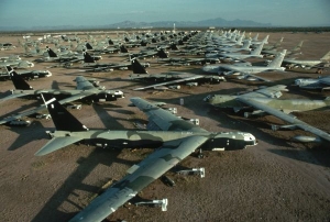 Součástí START I bylo i rozebrání stovek bombardérů B-52G.