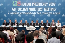 Summit G8 by měl podle Číny jednat o nové rezervní měně.