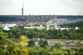 V Praze a většině krajských měst se regulace protáhne do roku 2012.