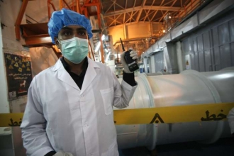 Inspektoři MAAE v jaderném zařízení v centrálním Íránu.