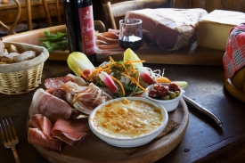 Restaurace ve Francii bojují o hosty nejen chutí, ale i nižší cenou.