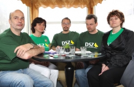 Demokratická strana zelených se spojila s ČSSD. Zanikne úplně?